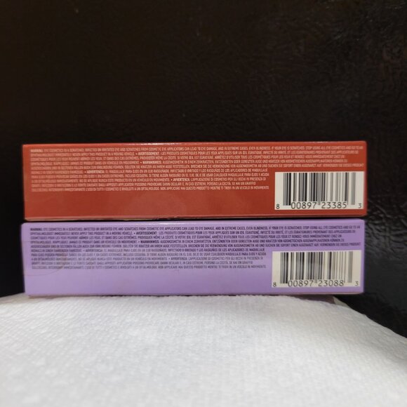 NYX Vivid Brights Matte Liquid Eyeliner - Red and Purple - Picture 4 of 5